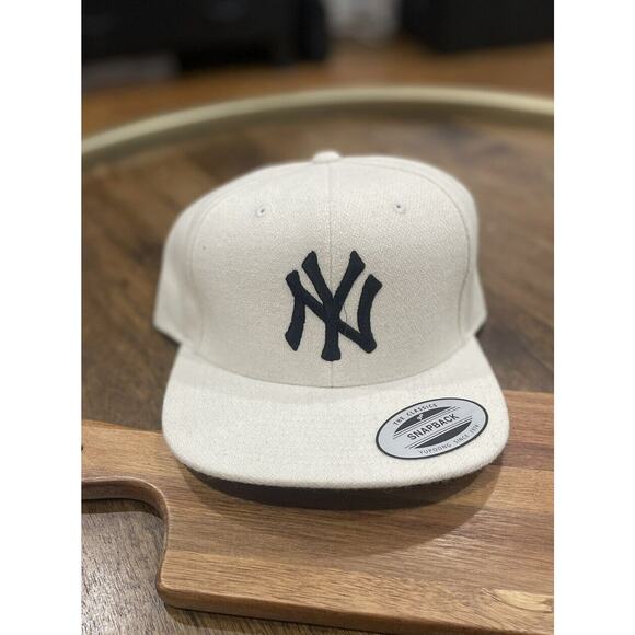yankees Other - New York Yankees Wool Snap Back